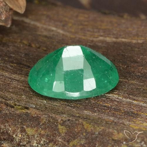 Émeraude Vert jade naturelle ovale, 1.07 ct, I1