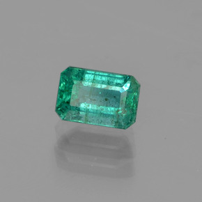 Émeraude vert naturelle taille émeraude, 0,66 ct, SI-I1