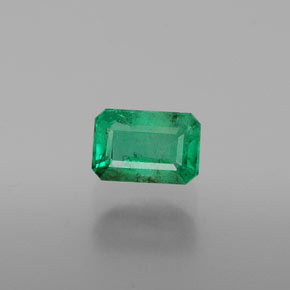 Émeraude vert naturelle taille émeraude, 0,61 ct, SI-I1