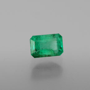 Émeraude vert naturelle taille émeraude, 0,61 ct, SI-I1