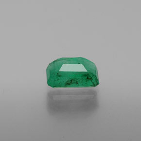 Émeraude vert naturelle taille émeraude, 0,61 ct, SI-I1