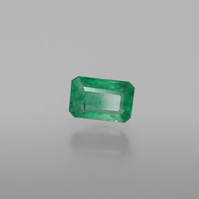 Émeraude vert naturelle taille émeraude, 0,61 ct, SI-I1