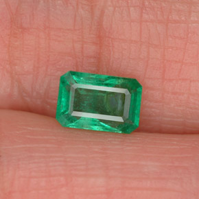 Émeraude vert naturelle taille émeraude, 0,54 ct, SI-I1