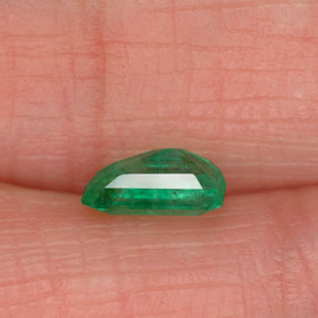 Émeraude vert naturelle taille émeraude, 0,54 ct, SI-I1
