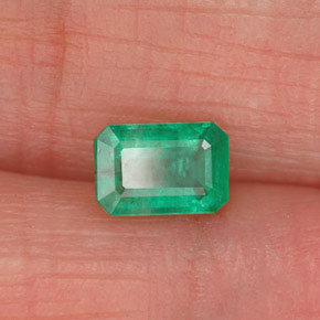 Émeraude vert naturelle taille émeraude, 0,53 ct, SI-I1