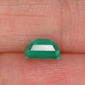 Émeraude vert naturelle taille émeraude, 0,60 ct, SI-I1