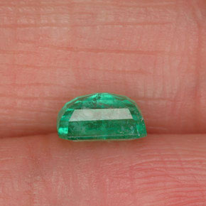Émeraude vert naturelle taille émeraude, 0,72 ct, SI-I1