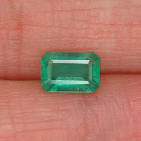 Émeraude vert naturelle taille émeraude, 0,52 ct, SI-I1