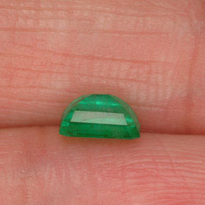 Émeraude vert naturelle taille émeraude, 0,53 ct, SI-I1