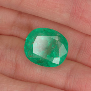 Émeraude vert naturelle coupe ovale, 10,03 ct, I1