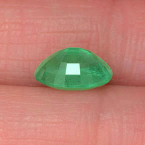 Émeraude Vert naturelle Coupe ovale, 1.17 ct, SI-I1