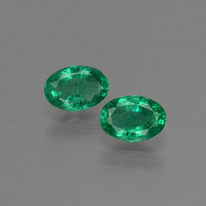 Achetez naturel ct vert émeraude gems, coupe ovale, en provenance zambie chez gemselect. en stock, livraison internationale!
