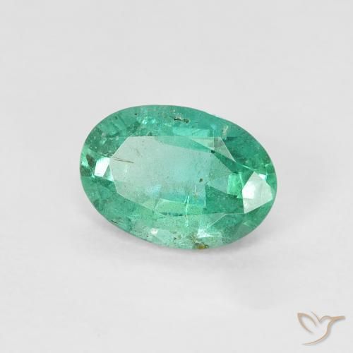 Émeraude Vert frais naturelle ovale, 0.64 ct, SI