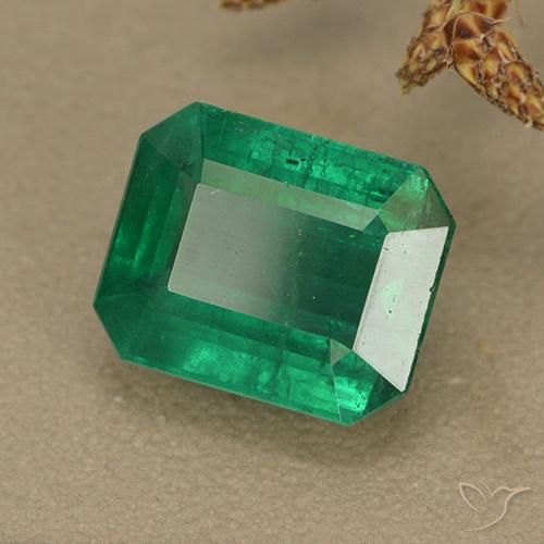 Émeraude Vert Électrique naturelle Octogone / coupe Émeraude, 4.82 ct, VS-SI