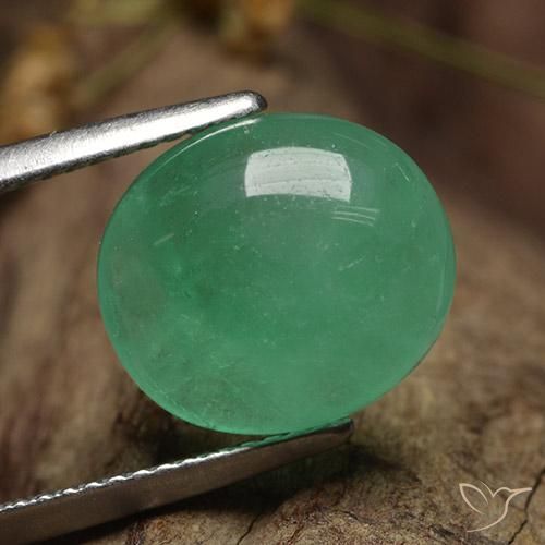 Émeraude Vert clair naturelle ovale, 6.26 ct, Translucide