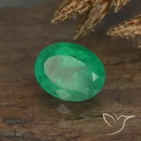 Émeraude Vert chaud naturelle ovale, 0.88 ct, VS-SI