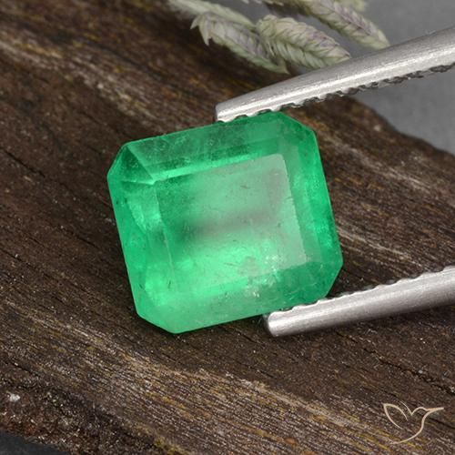 Émeraude Vert clair naturelle Octogone / coupe Émeraude, 1.77 ct, VS-SI