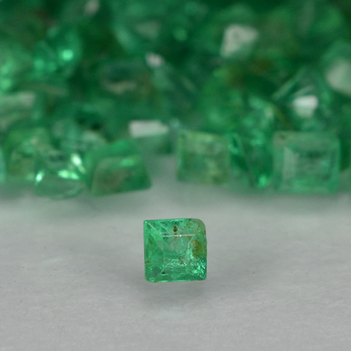 Achetez naturel 2,06ct vert émeraude gems, carré, en provenance colombie chez gemselect. en stock, livraison internationale!