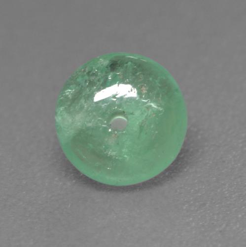 Émeraude Vert froid léger naturelle Coupe roude, 0.79 ct, Transparent