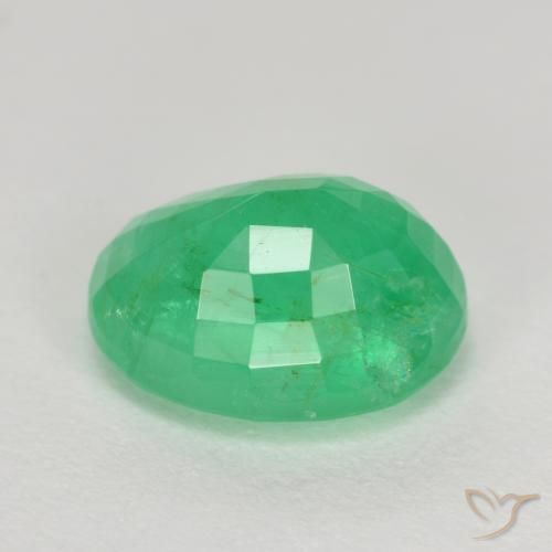 Émeraude Vert jaunâtre naturelle ovale, 2.41 ct, SI-I1