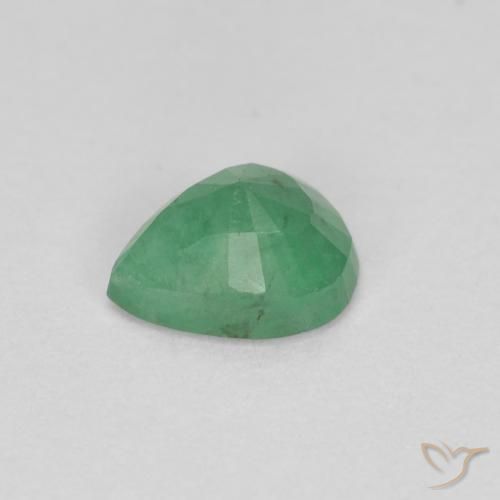 Émeraude Vert moyen naturelle En forme de poire, 0.37 ct, SI