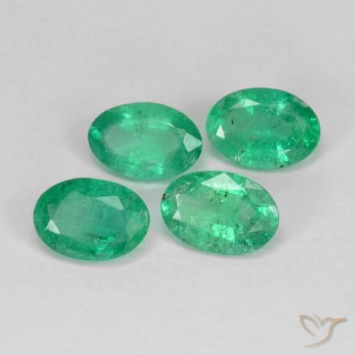 Shop natural 1.73ct Vert moyen Émeraude gems, ovale, from Zambie at GemSelect. In stock, global shipping!