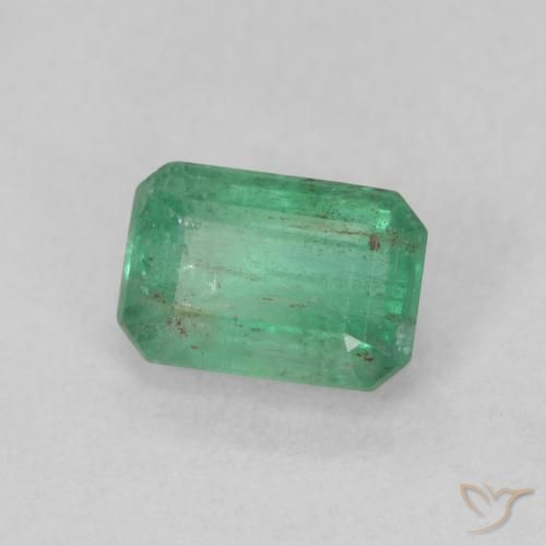 Émeraude Vert clair naturelle Octogone / coupe Émeraude, 0.74 ct, SI