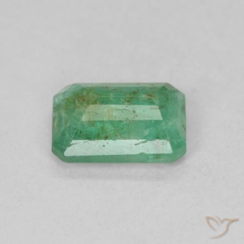 Émeraude vert froid léger naturelle taille émeraude, 0,88 ct, SI