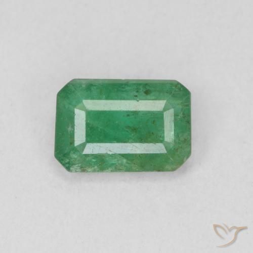 Émeraude Vert moyen naturelle Taille émeraude, 0.48 ct, SI-I1