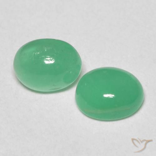 Shop natural 0.72ct Vert trèfle Émeraude gems, ovale, from Colombie at GemSelect. In stock, global shipping!