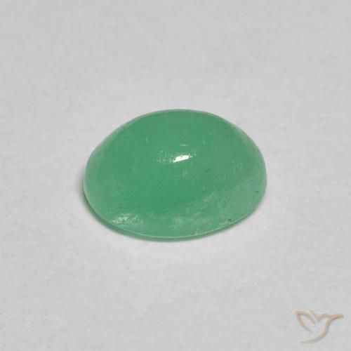 Émeraude Vert fougère naturelle ovale, 0.66 ct, Translucide