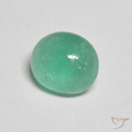 Émeraude Vert fougère naturelle ovale, 1.07 ct, Translucide