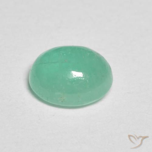 Émeraude Vert pistache naturelle ovale, 0.61 ct, Translucide