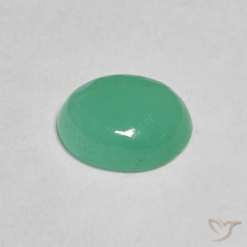 Émeraude Vert menthe intense naturelle ovale, 0.66 ct, Translucide