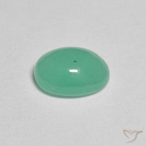 Émeraude Vert pistache naturelle ovale, 0.78 ct, Translucide