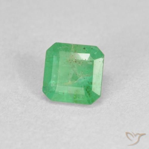 Émeraude Vert brillant naturelle Octogone / coupe Émeraude, 0.32 ct, SI