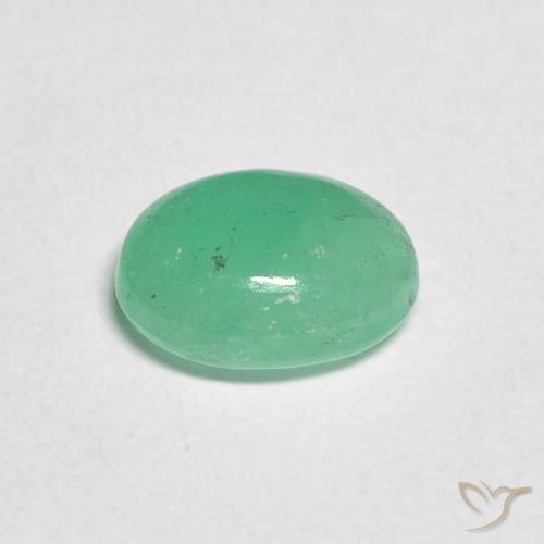 Émeraude Vert fougère naturelle ovale, 0.83 ct, Translucide