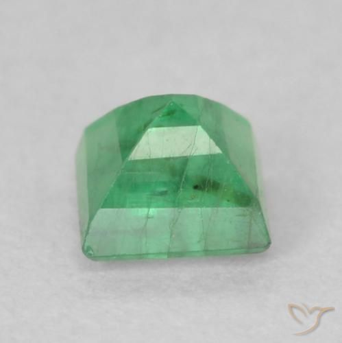 Émeraude Vert moyen naturelle Carré, 0.24 ct, I1