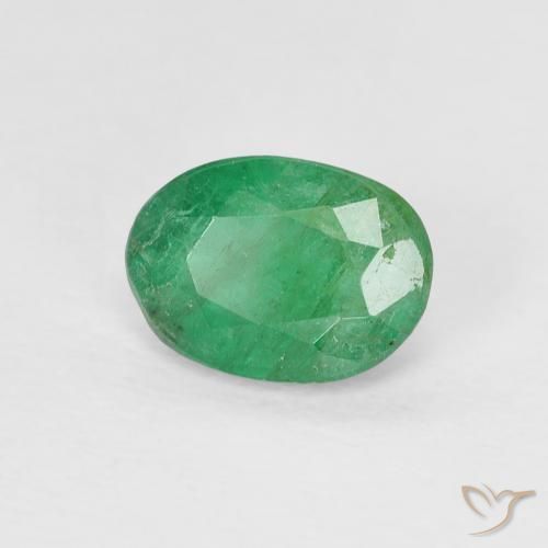 Émeraude Vert clair moyen naturelle ovale, 0.74 ct, VS-SI