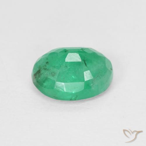 Émeraude Vert jade naturelle ovale, 0.90 ct, VS-SI