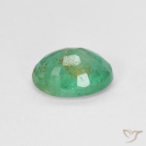 Émeraude Vert moyen naturelle ovale, 0.80 ct, VS-SI