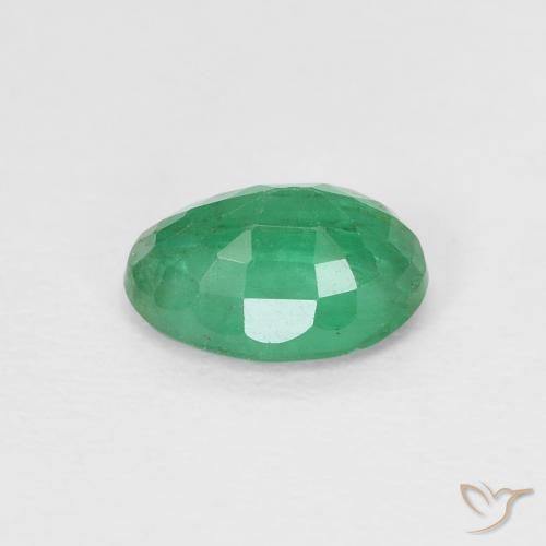 Émeraude Vert jade naturelle ovale, 0.77 ct, VS-SI