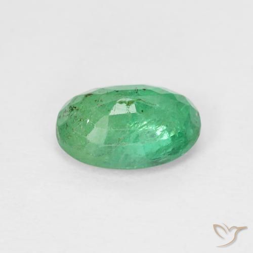 Émeraude Vert clair naturelle ovale, 0.79 ct, VS-SI