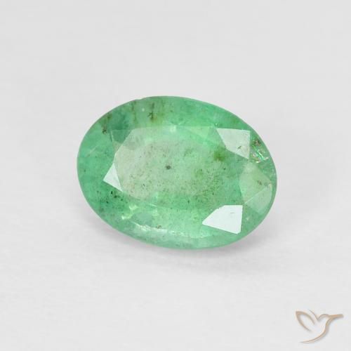 Émeraude Vert clair naturelle ovale, 0.78 ct, VS-SI
