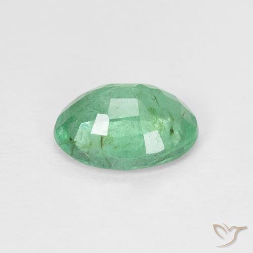 Émeraude Vert clair naturelle ovale, 0.78 ct, VS-SI