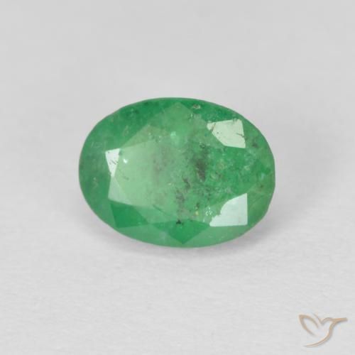 Émeraude Vert jaunâtre naturelle ovale, 0.80 ct, SI