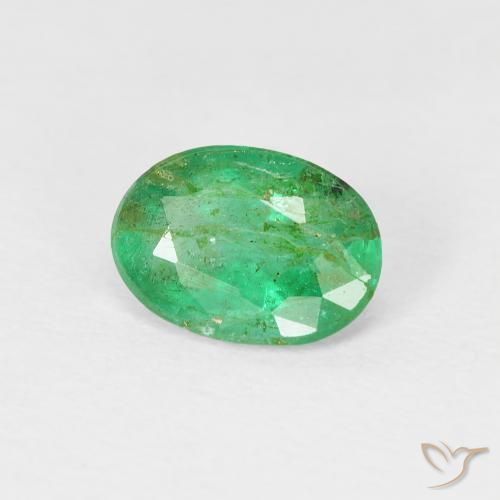 Émeraude Vert jaunâtre naturelle ovale, 0.69 ct, SI