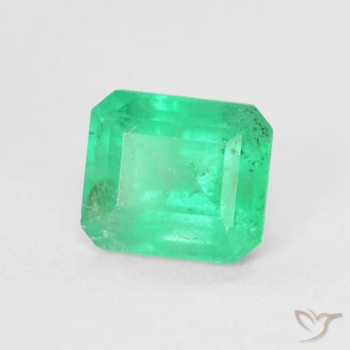 Émeraude Vert clair naturelle Taille émeraude, 0.63 ct, VS-SI
