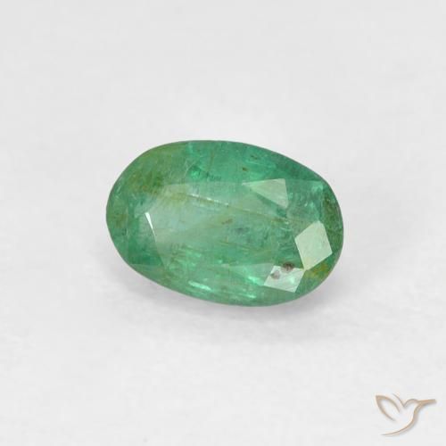 Émeraude Vert clair moyen naturelle ovale, 0.50 ct, SI
