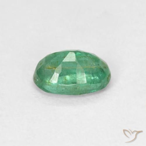 Émeraude Vert clair moyen naturelle ovale, 0.50 ct, SI